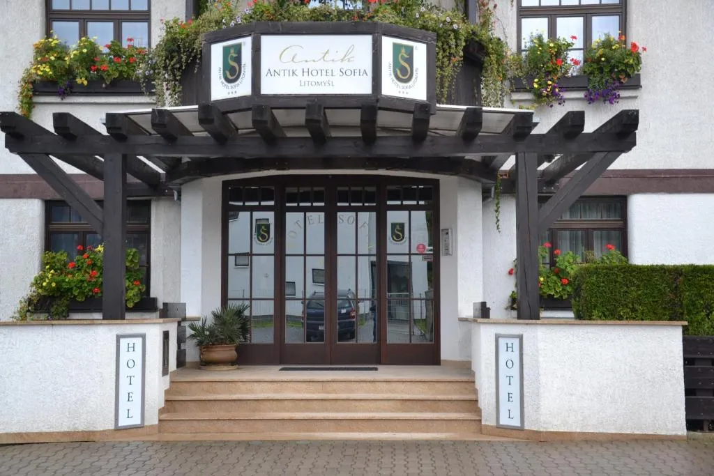 安提科索菲亚酒店，位于利托米什尔的酒店