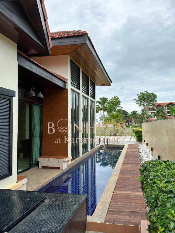 Bonheur at Karambunai photo