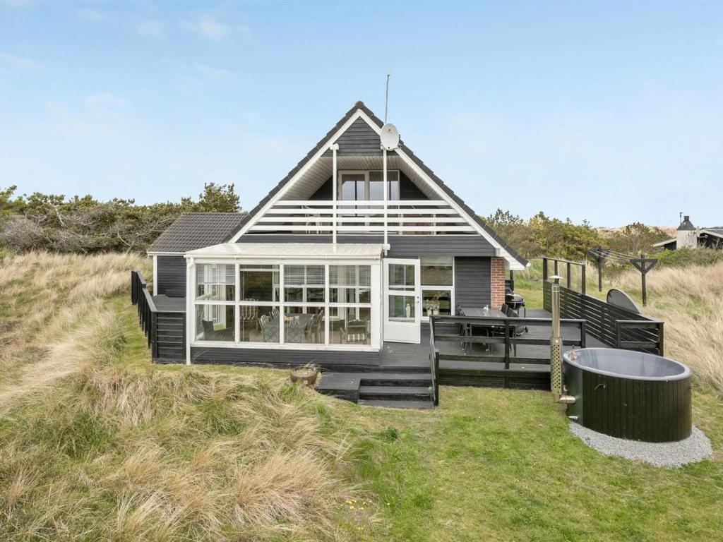 Holiday Home Nini - 400m from the sea in Western Jutland by Interhome