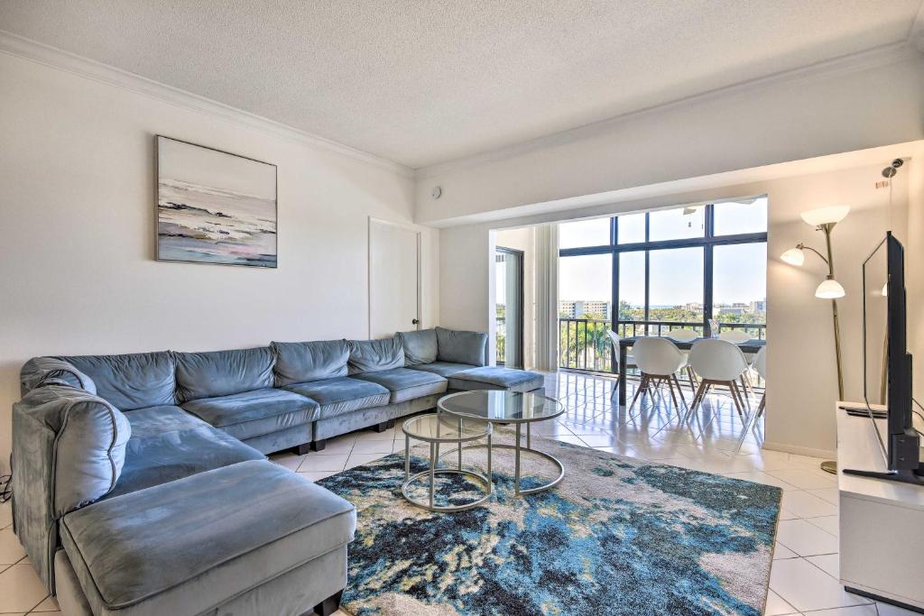 Less Than 1 Mi to Siesta Key Beach Condo with Pool, Siesta Key
