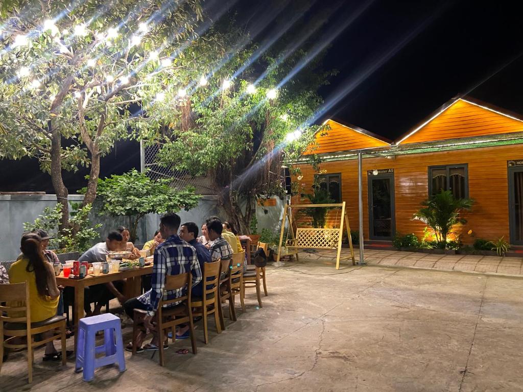 Quang Vinh Ho Tram