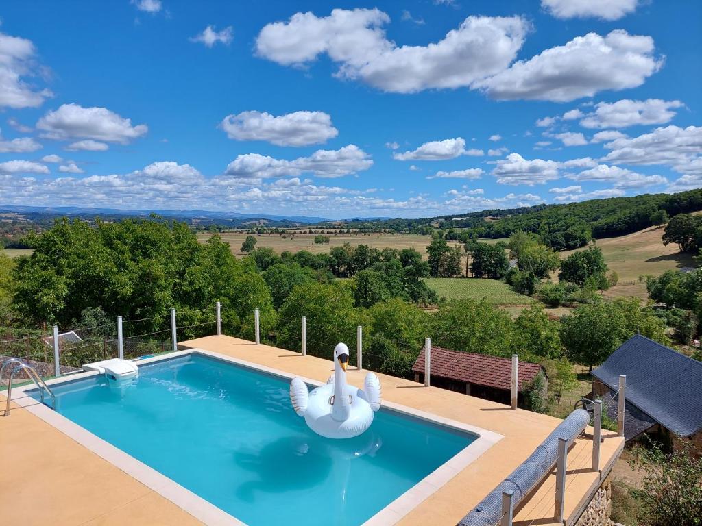 Maison avec vue exceptionnelle et piscine privative, Saint-Félix-de-Lunel