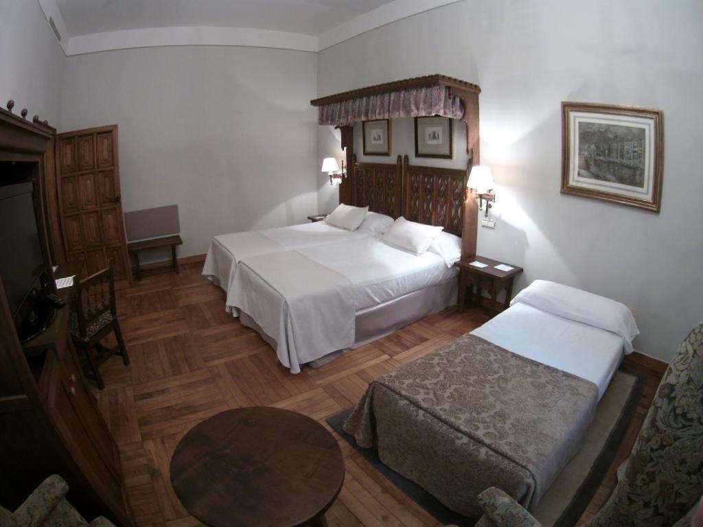 Parador de Santiago de Compostela photo