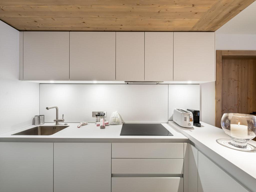 Magnifique appartement 76m² à Courchevel, proche pistes, 3 chambres, parking - 4