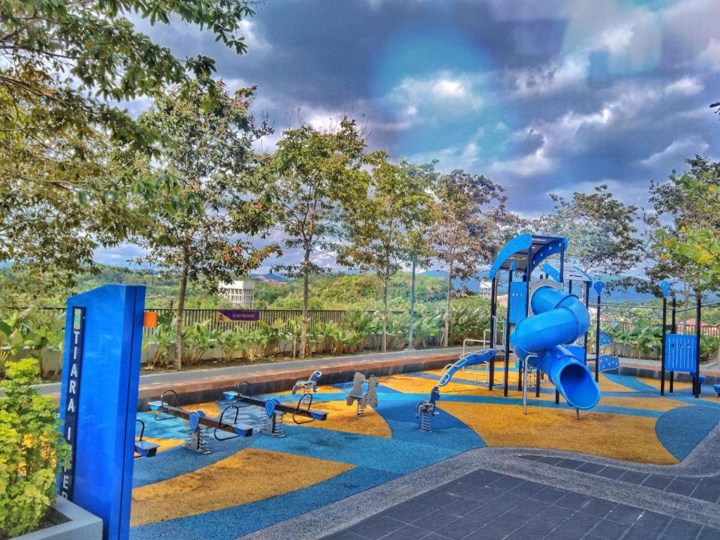 Tiara Imperio Studio 舒适和浪漫环境适合情侣, Apartment Bangi