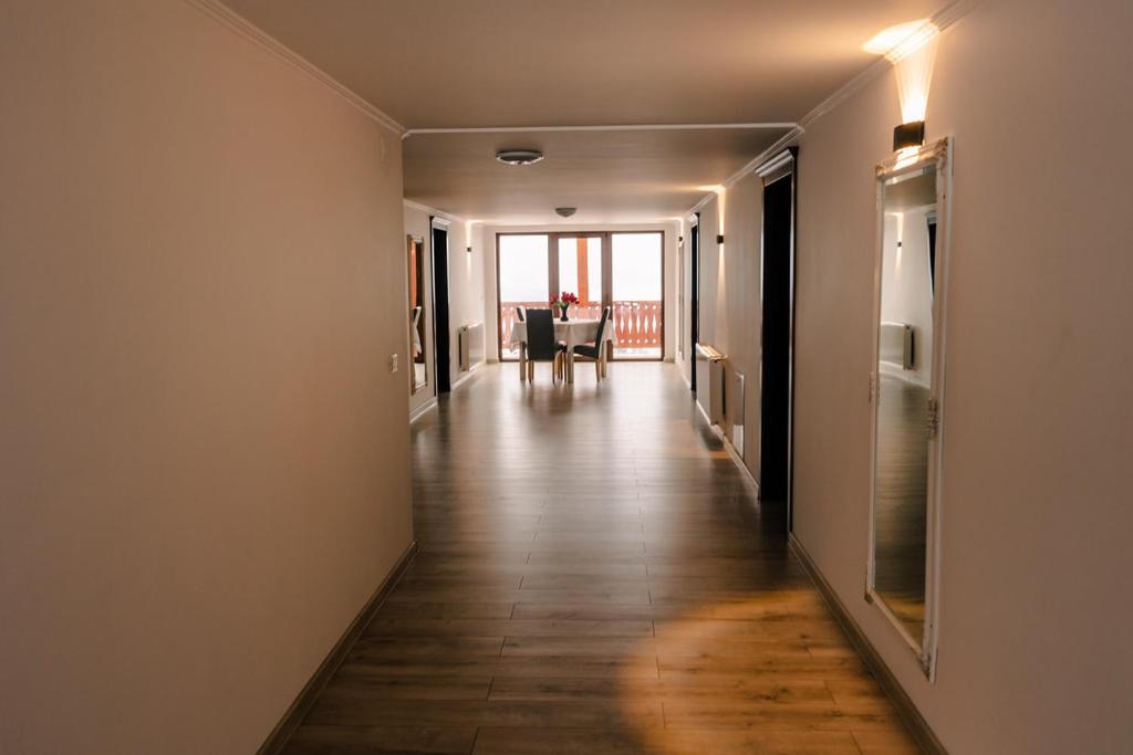 Casa de vacanță Perla Colibitei의 정원 및 야외 휴식 공간 