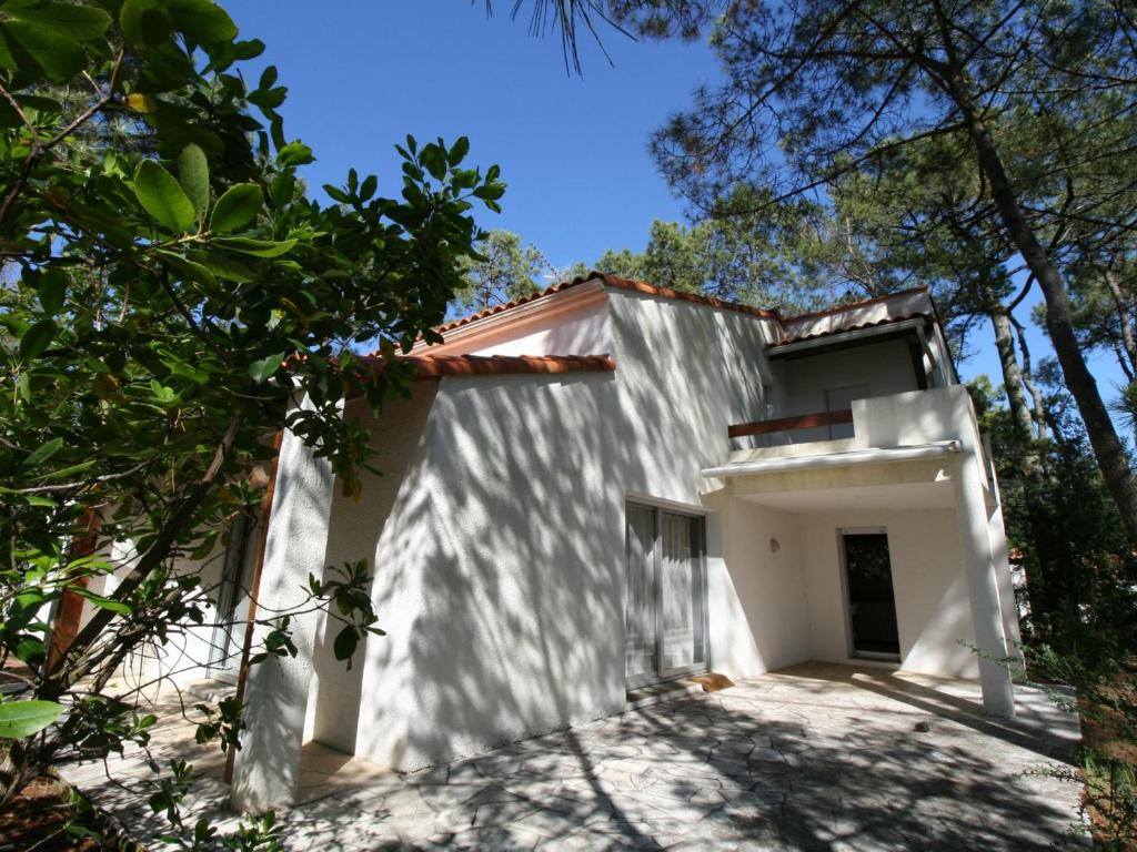 Villa avec jardin boisé, proche plage et commerces, La Tranche-sur-Mer - FR-1-22-307 - 3