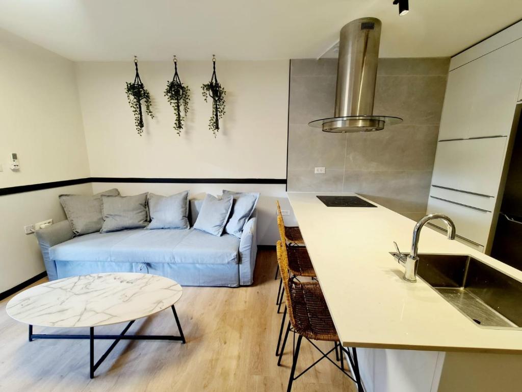 Royal Park- Magical garden apartment 전경
