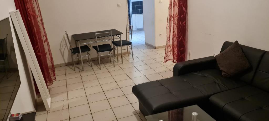 Fabuleux t3 refait à neuf avec cour intérieure, Saint-Étienne