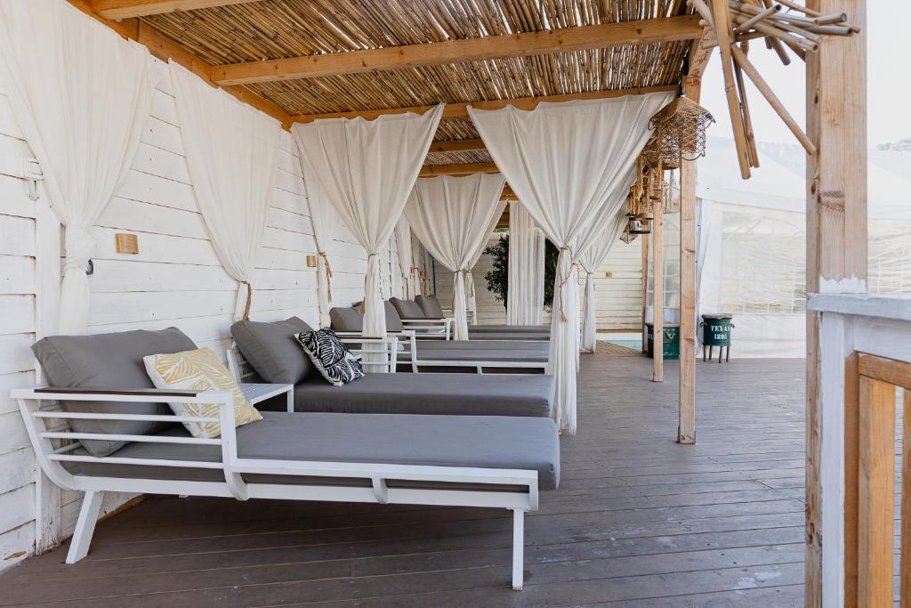 בוטיק רפאל, Tiberias