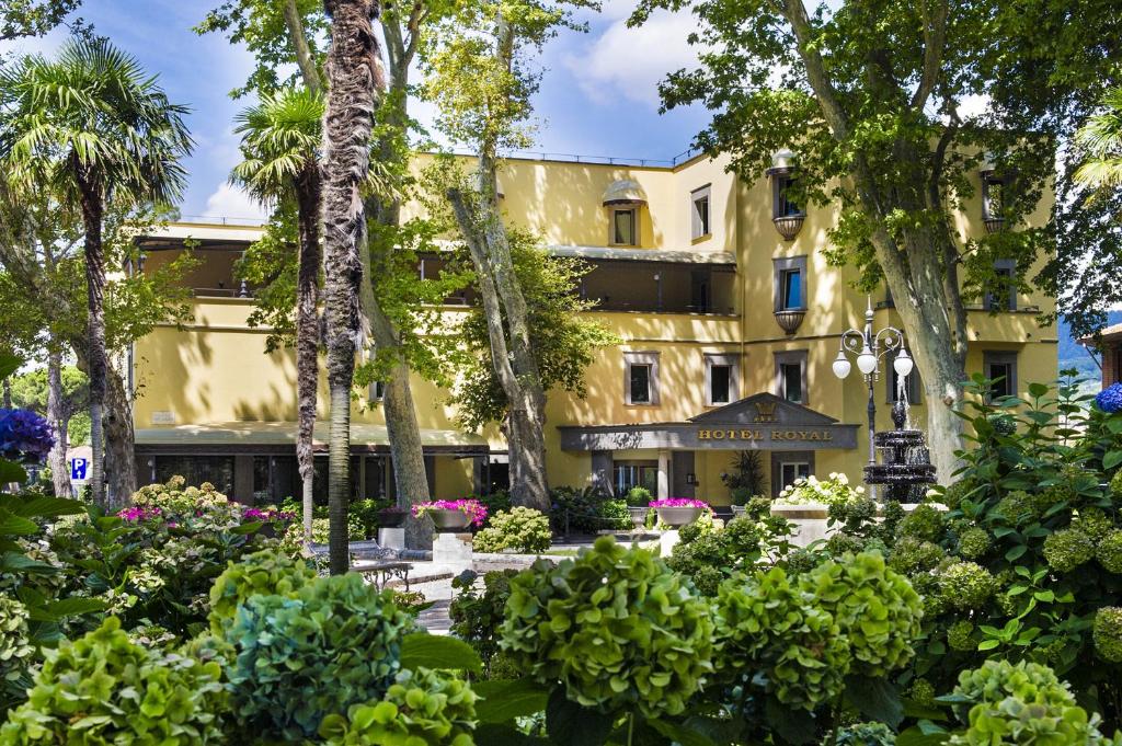 Hotel Royal photo