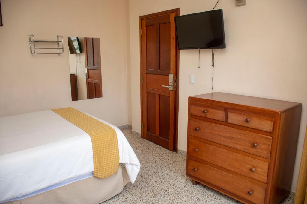 Hotel Mac Arthur photo