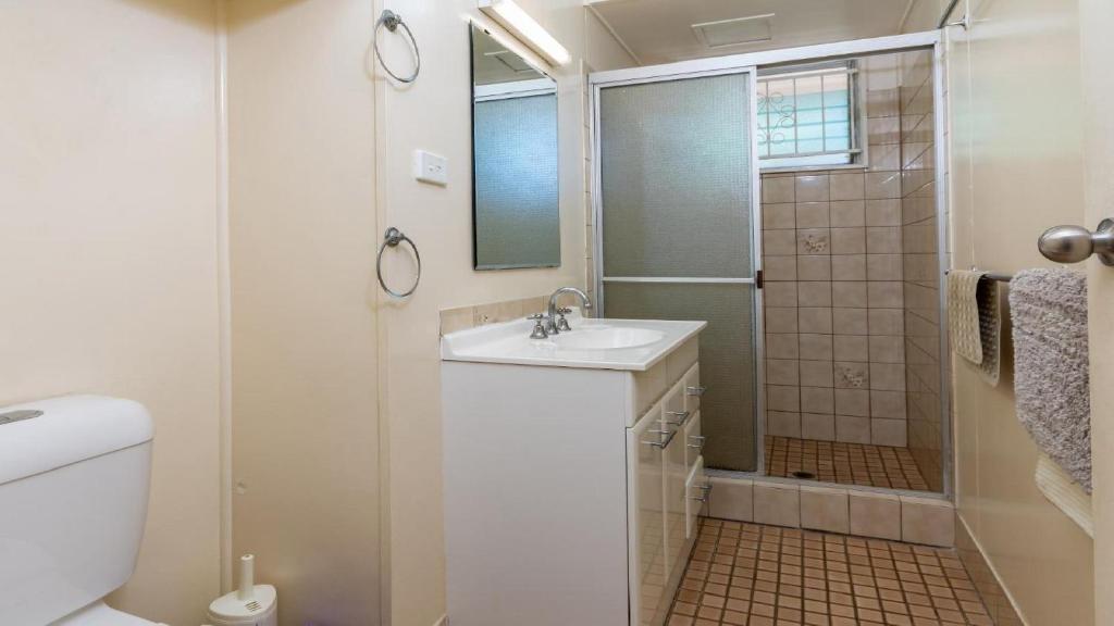 Comfy Ground Floor Unit opposite waterfront! Welsby Pde, Bongaree photo