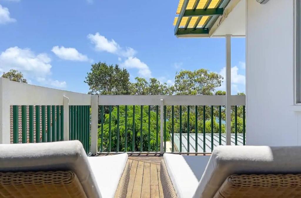Ocean Views Central to everything , 2 bed, 2 minute walk to Beach photo