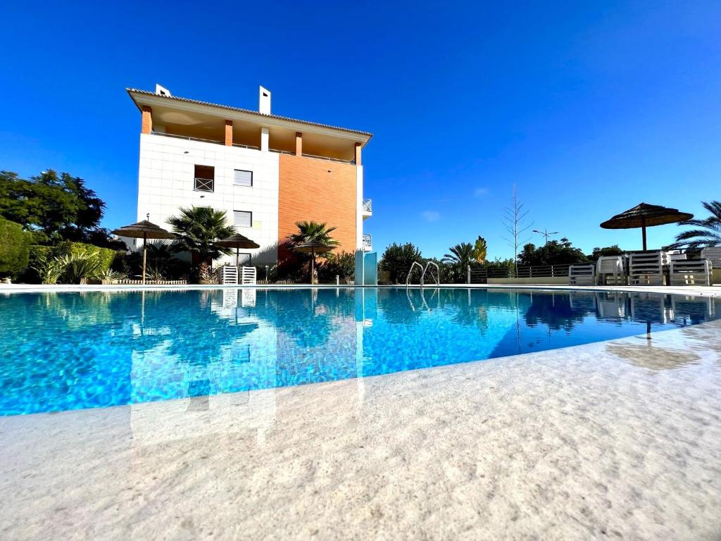 Albufeira Modern 4 With Pool by Homing, Albufeira