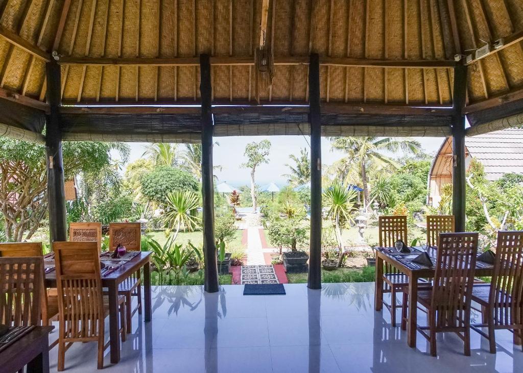 Restaurant, Penida Sunset Ocean View Bungalows in Bali