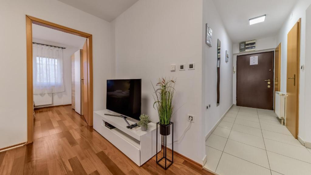 Four Seasons Apartment - FREE PARKING