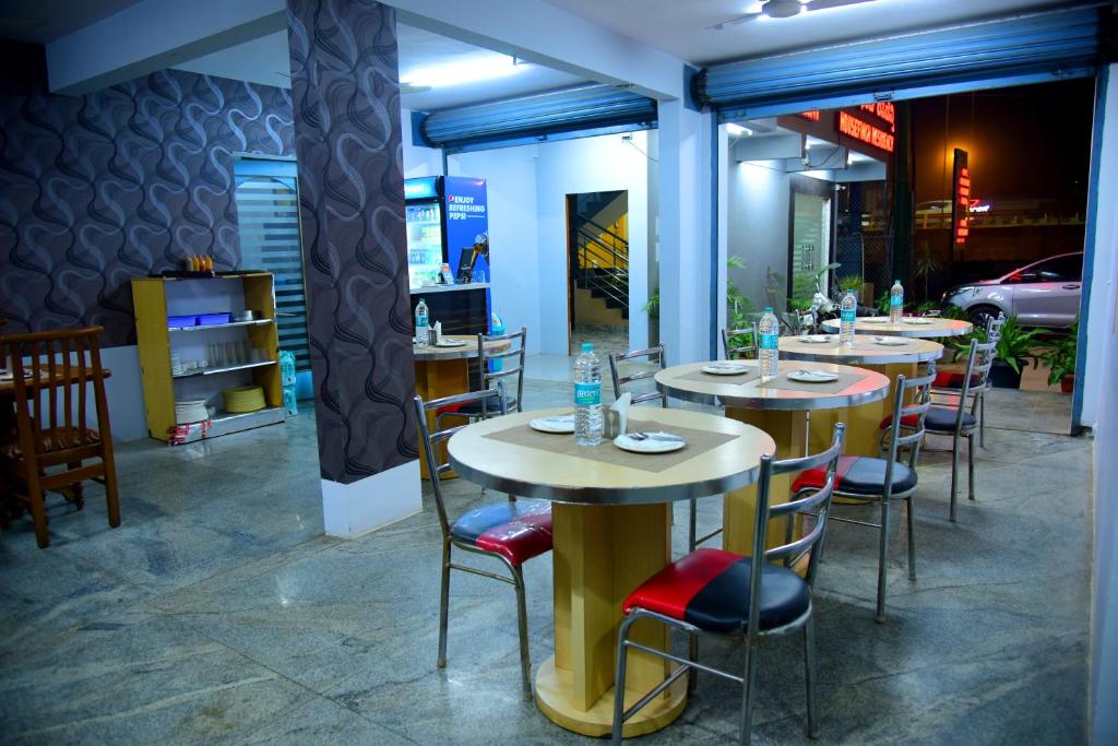 Restaurant, Housefinch Residency in Bangalore