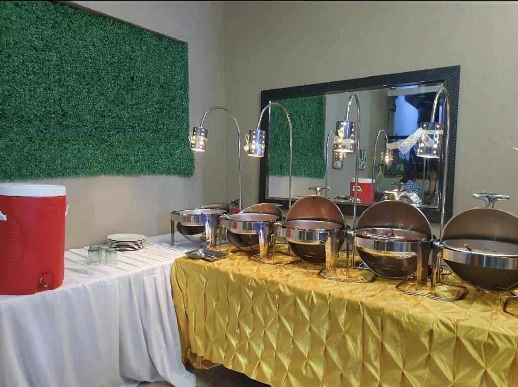 Palazzo 1 HotSpring,3Bedrooms 35to40pax, Pansol Calamba photo