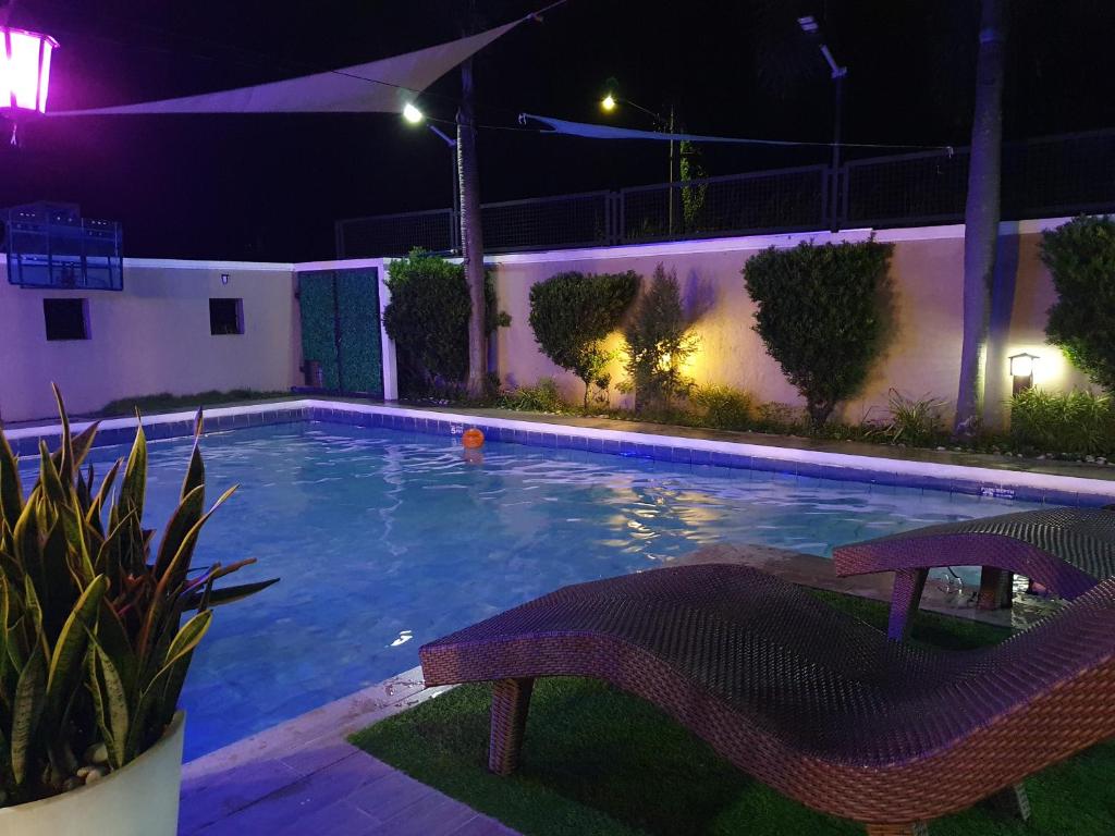 Palazzo 1 HotSpring,3Bedrooms 35to40pax, Pansol Calamba photo