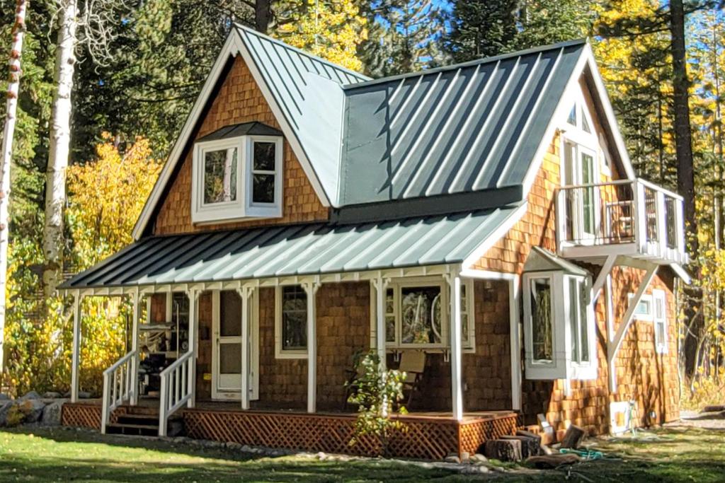 A Bear's Rest, Homewood