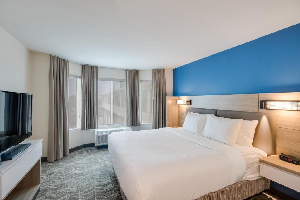 SpringHill Suites Dallas NW Highway at Stemmons/I-35E photo