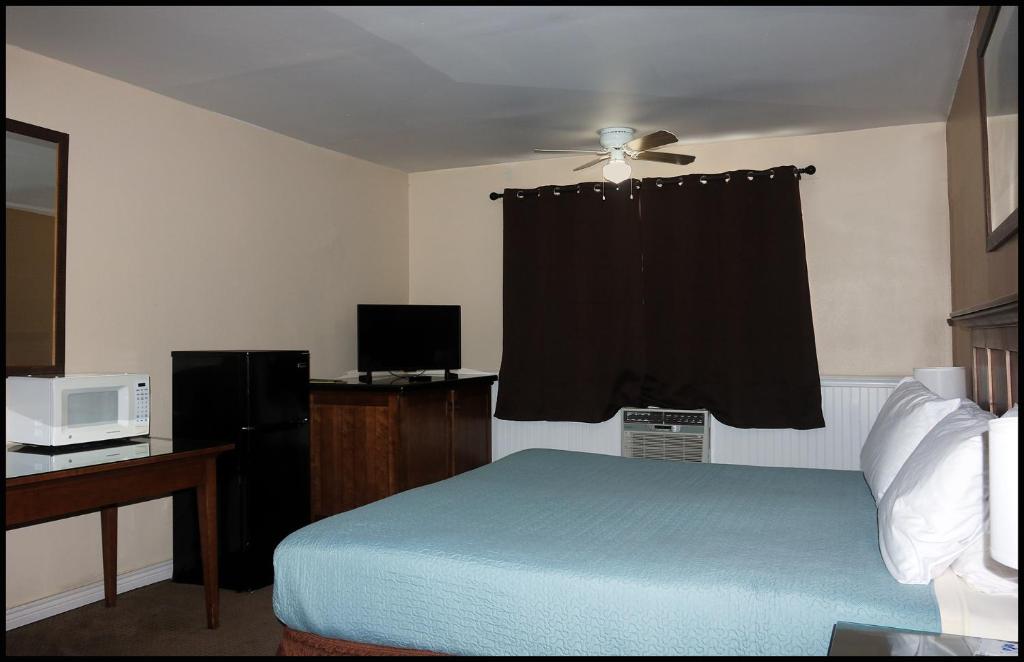 Antler Motel photo