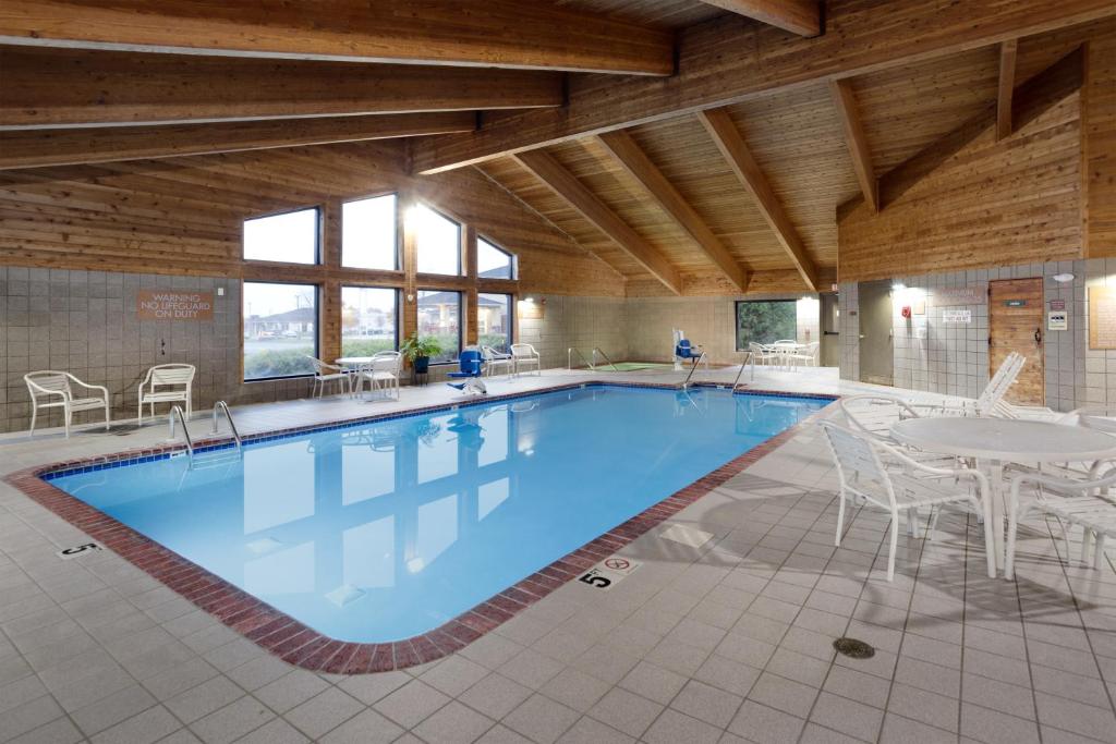 AmericInn by Wyndham Plover Stevens Point photo