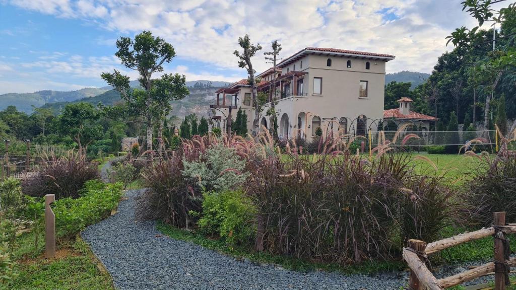 The Candy Villa – Venuestay