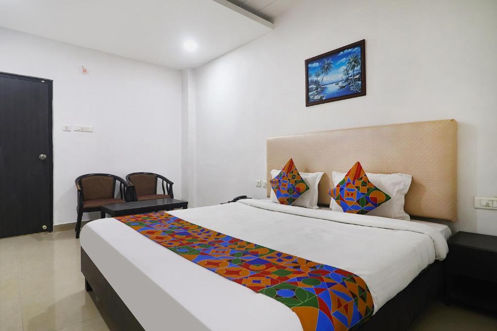 OYO 76332 Hotel Sai Manikanta Inn photo