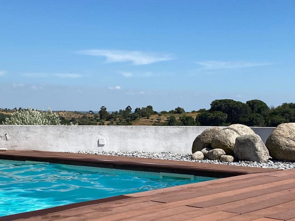 Casinha da Aldeia - country house with swimming pool