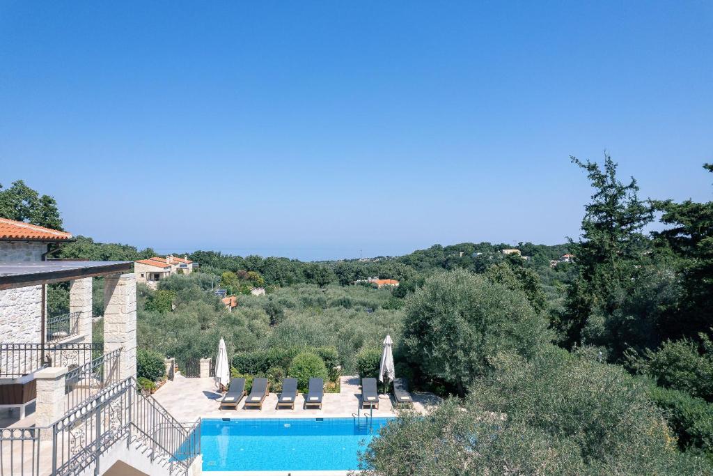 スイミングプール