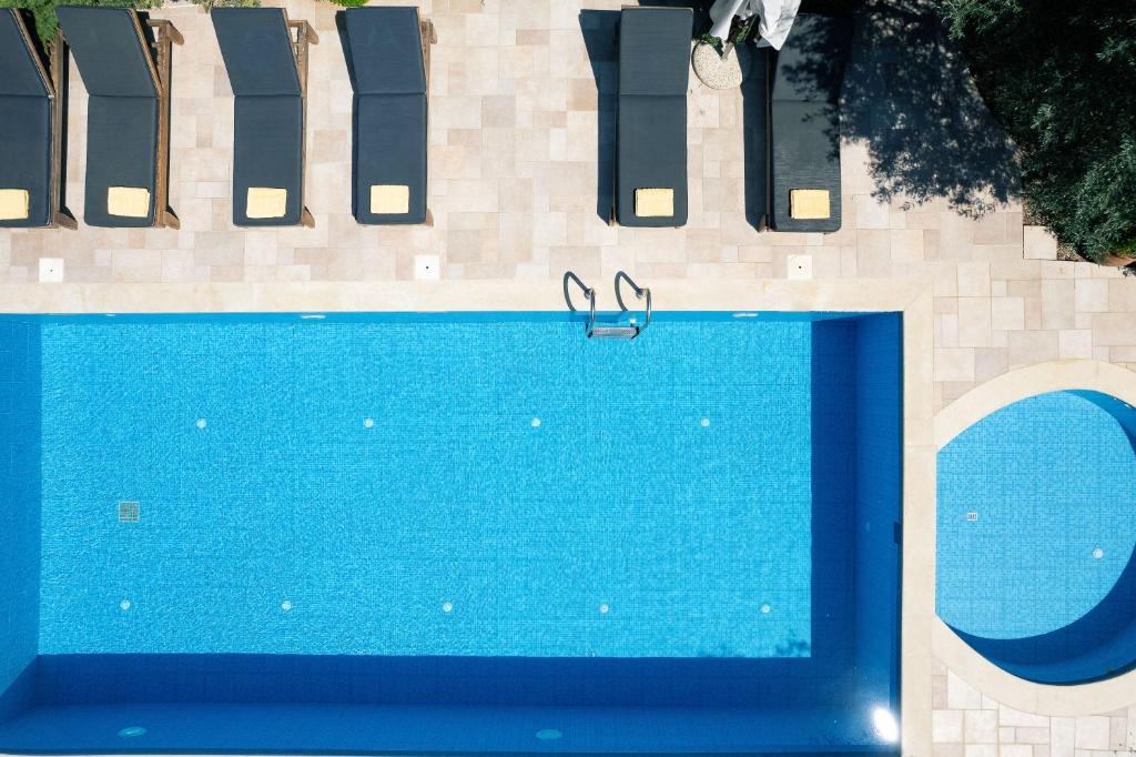 スイミングプール