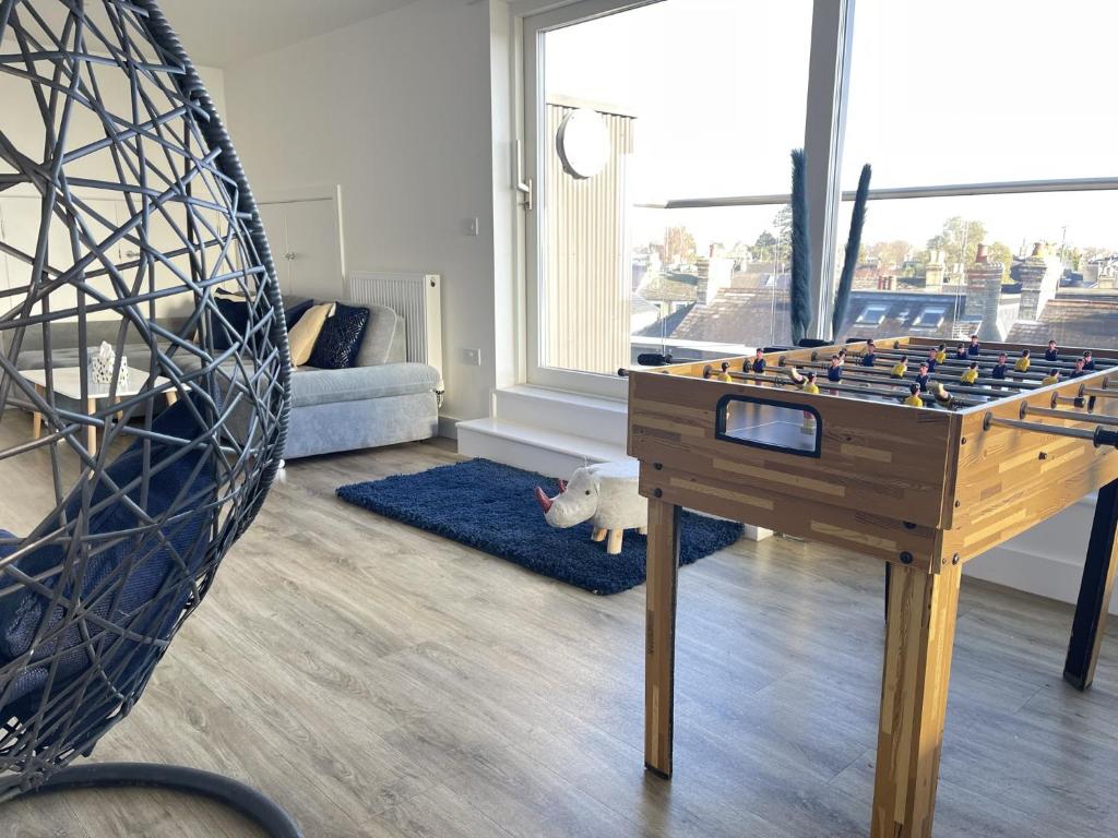 Photo 5 of DIAMOND PENTHOUSE, city centre, sleeps 7, stunning views & parking, interconnected rooms LONG STAY WORK CONTRACTOR LEISU