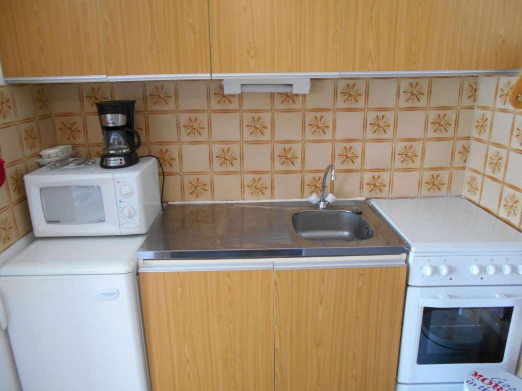 Studio cabine avec terrasse, parking et jardin - 4 couchages - Le Grau-du-Roi - FR-1-250-222 - 4