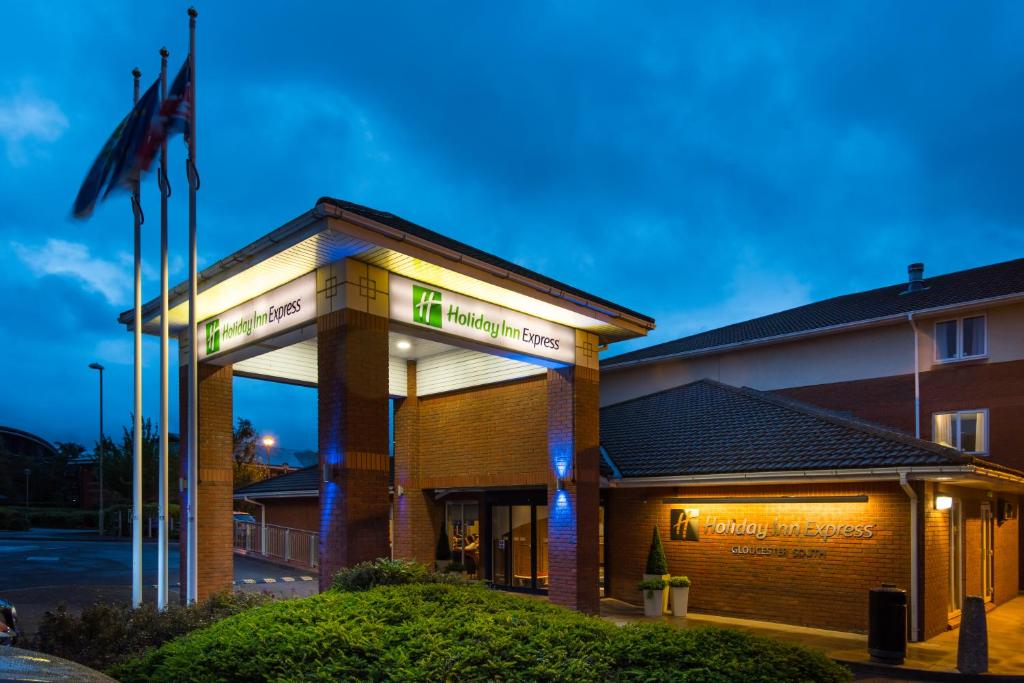 ホリデイ イン エクスプレス グロスター バイ IHG (Holiday Inn Express Gloucester By IHG) 外観