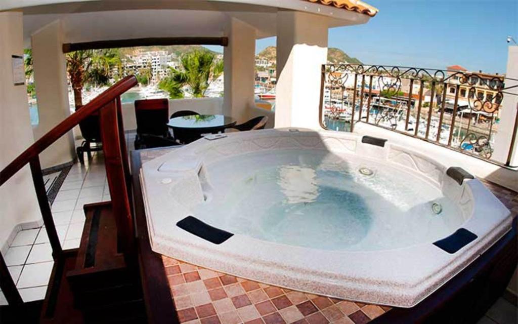 Hot tub