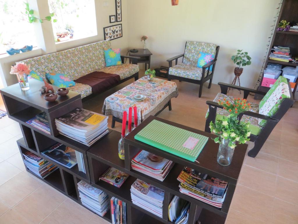 Shared lounge/TV area