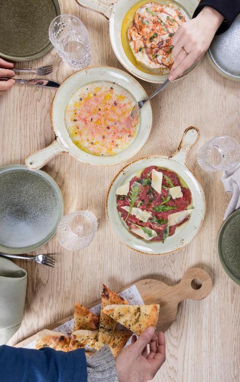 อาหารและเครื่องดื่ม