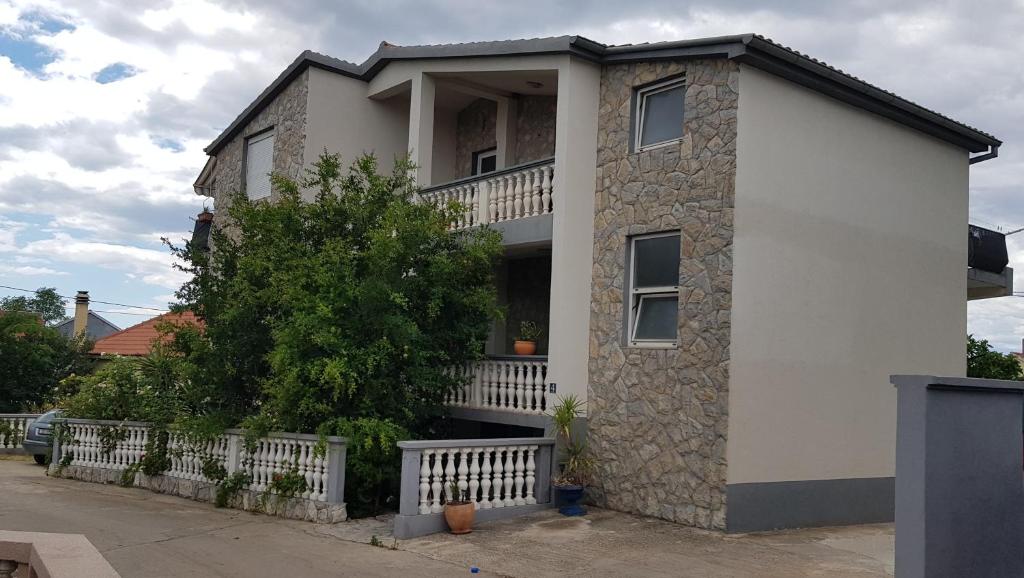 Apartman suzana sindija — Hotel in Sukosan