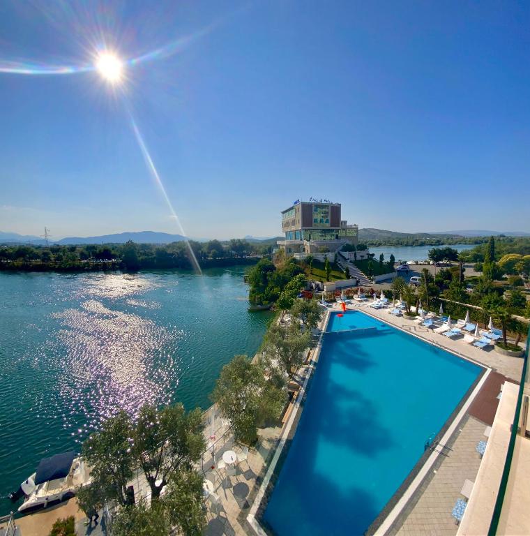 Prince of Lake Hotel photo