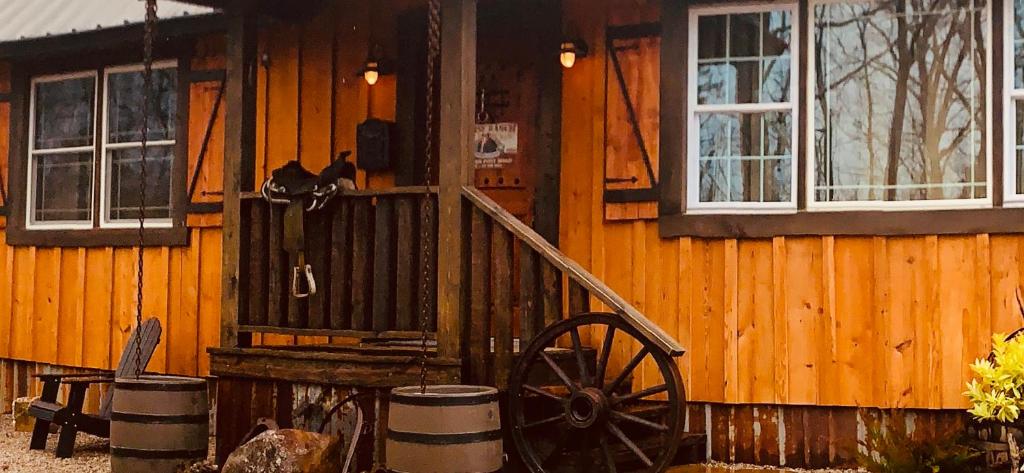 Fox Pass Cabins photo