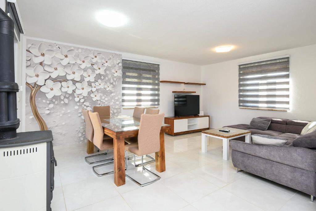 Lidija Apartmani, Orebić