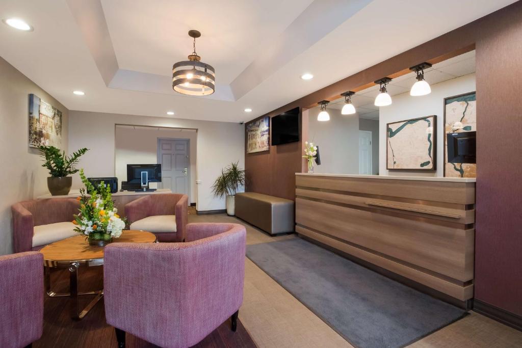 Lobby, Best Western Colonel Butler Inn in Niagara On The Lake (ON)