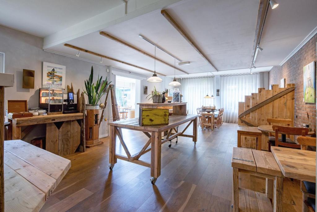 Food and beverages, B&B Boutique Hotel De Waal in Texel