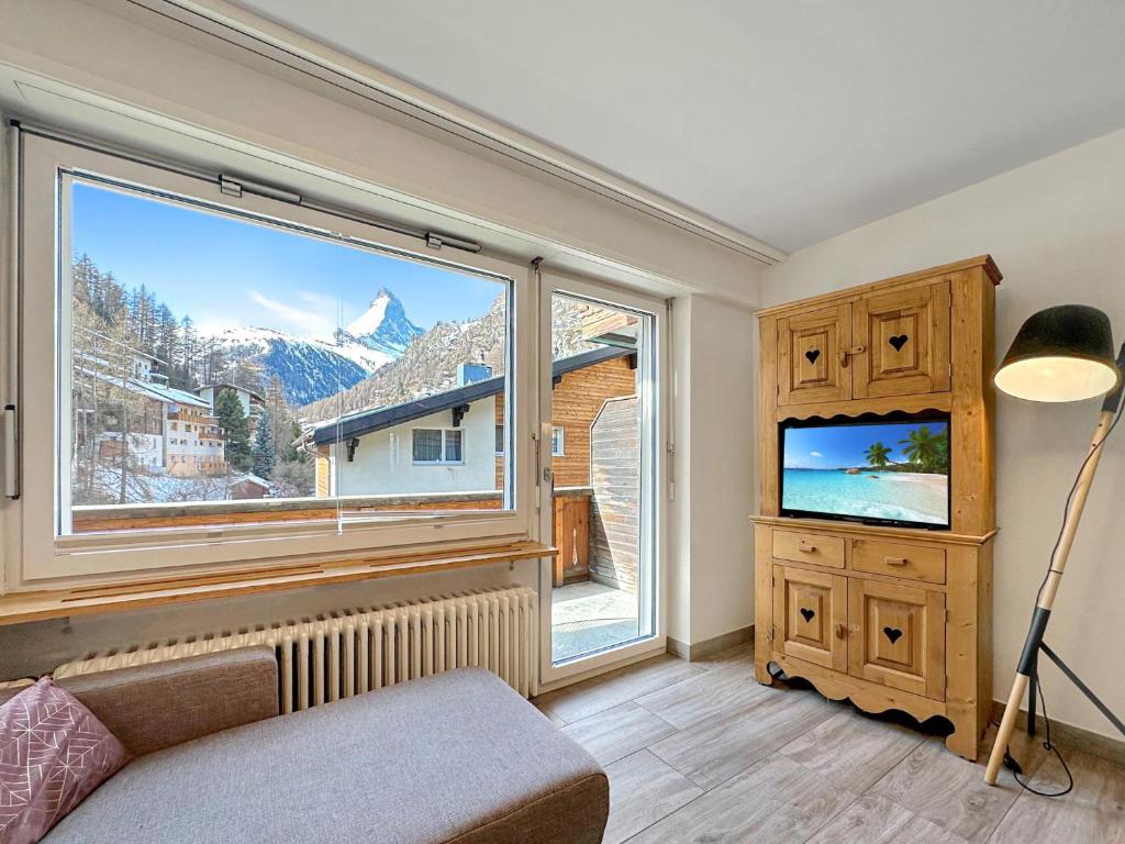 Eagle apartment with splendid and direct view of the Matterhorn photo