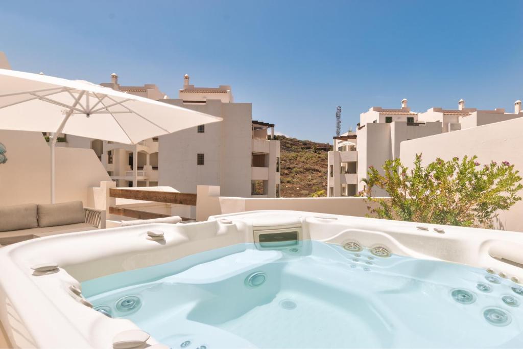 Colinas-Tahona 3,3 PENTHOUSE POOL VIEW & JACUZZI - 1