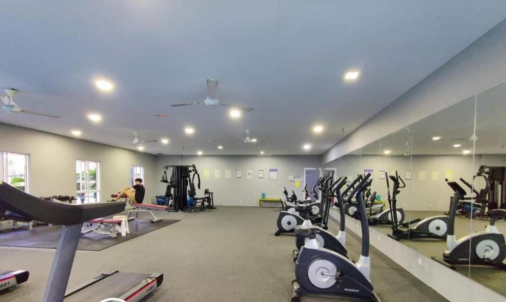 HOMESTAY COMFY CONDO with Waterpark, Pool, Playground & Gym photo