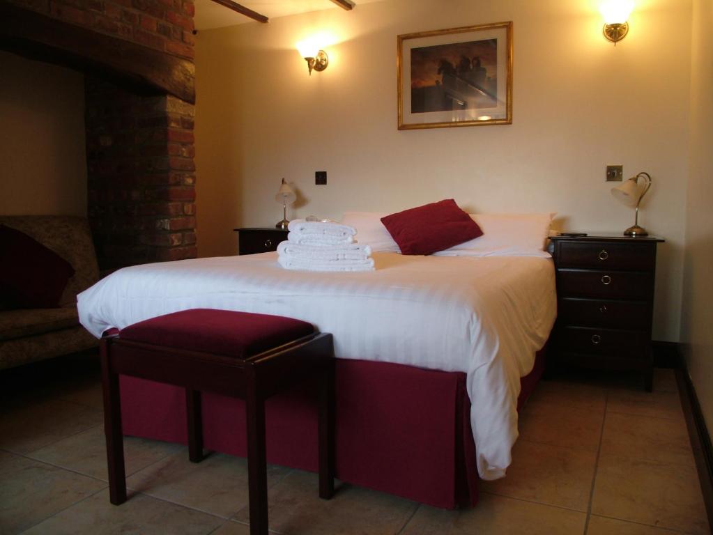 The Crown Hotel, Mundford photo 2