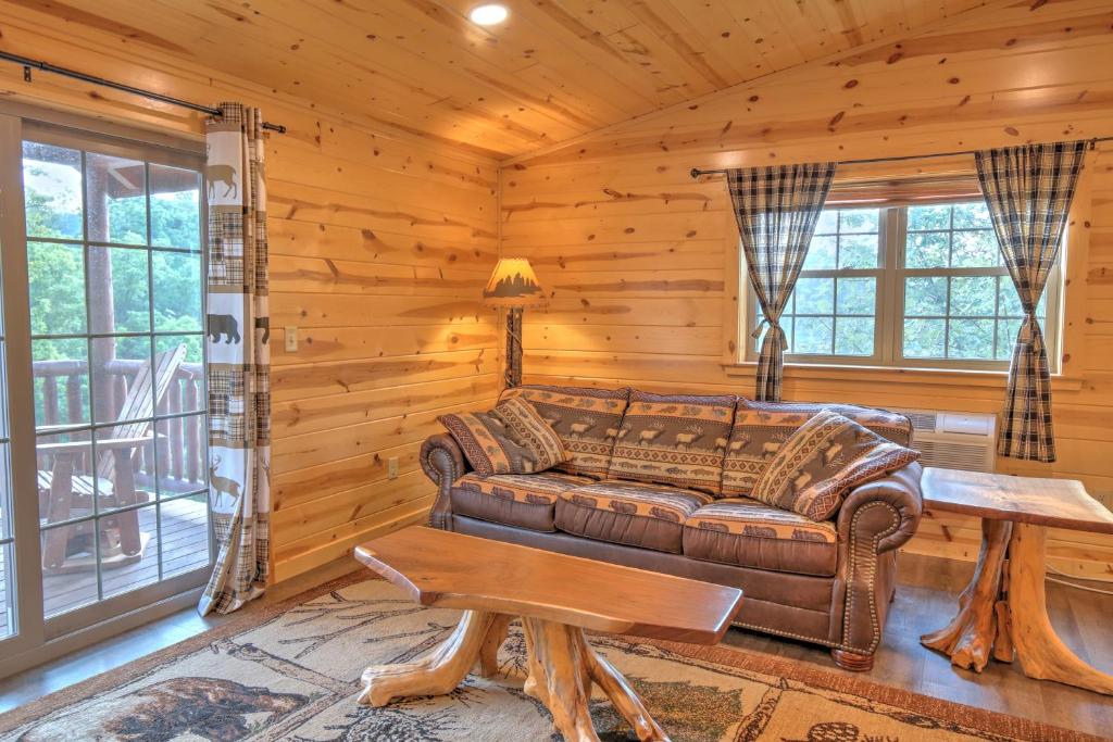 Blessing Lodge by Amish Country Lodging photo